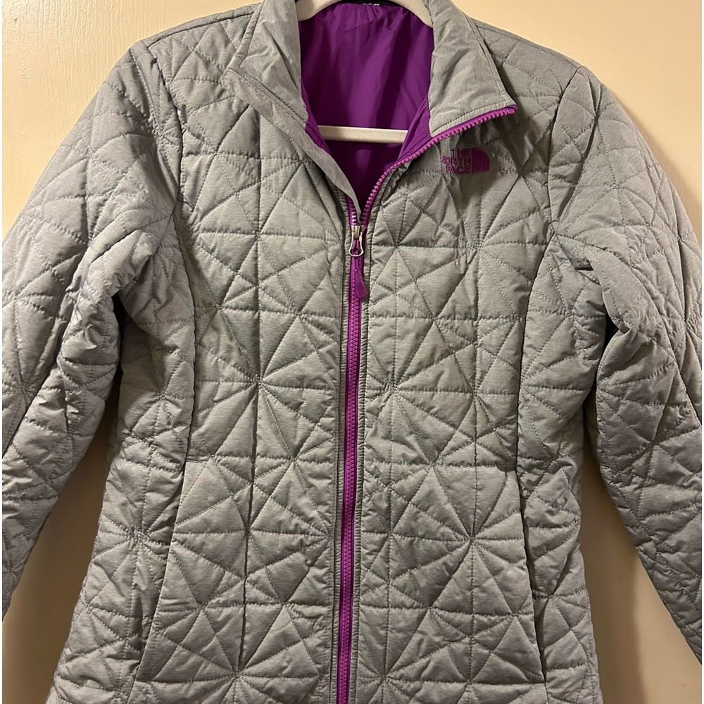 Women’s North Face puffer jacket